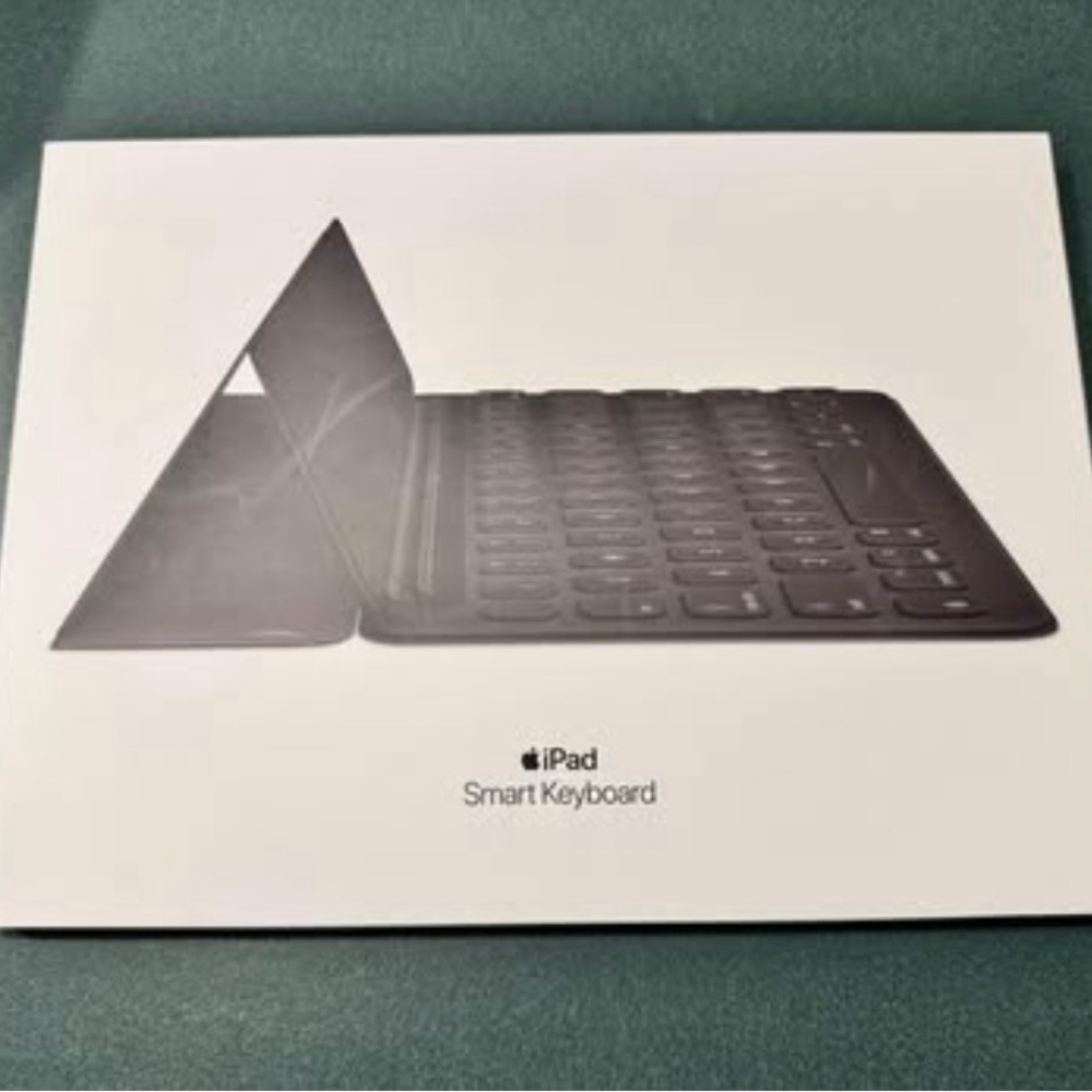 Apple iPad Smart Keyboard - Dark Gray